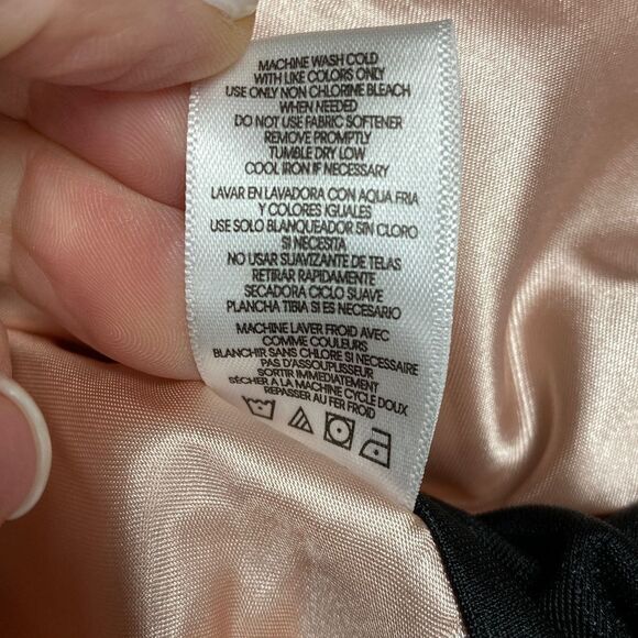 Calvin Klein Blush Puffer Vest Size Medium - Picture 7 of 7